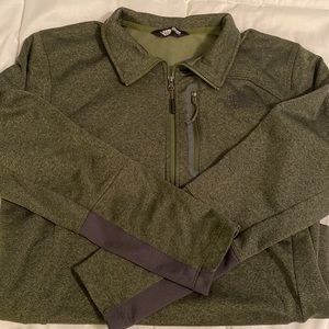 Men’s North Face half zip pullover.